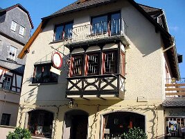 Bacharach-12
