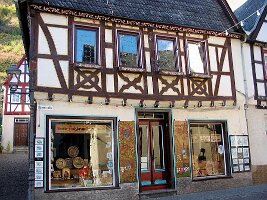 Bacharach-18