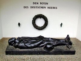 09 Ehrenmal des Heeres-05