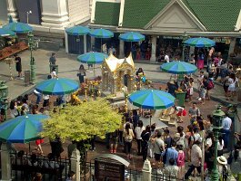 Erawan Shrine-08