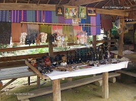 Im Dorf der Padong-12