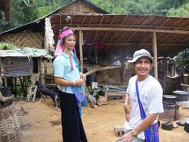 Im Dorf der Padong-16