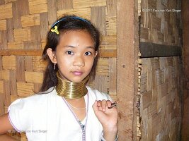 Im Dorf der Padong-31