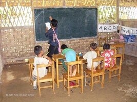 Im Dorf der Padong-46