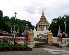 08-16-04 Wat Phra Putthabath