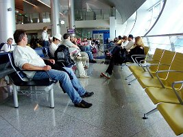 06-08 Dubai Airport-01