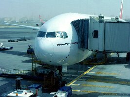 06-08 Dubai Airport-04