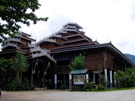 1 Wat-vor-Padong-Dorf-03