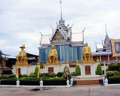 06-11 Wat Thasung