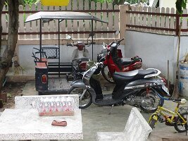 04 Moped-02