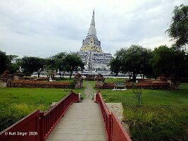 Wat Phu Khao Thong-02
