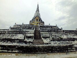 Wat Phu Khao Thong-05