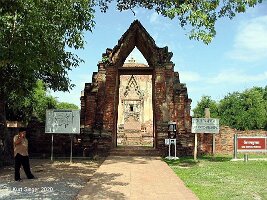Wat Rachaburana-02