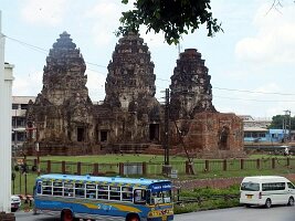 Lopburi-Prang-Sam-Yot-01