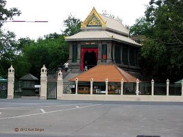 Lopburi-Sarn-Phra-Karn-03