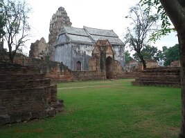 Lopburi-Wat-Mahathat-04